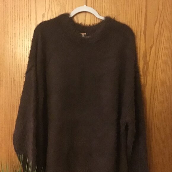 NWOT Free People Fuzzy Soft Oversized Harrison Bunny Sweater Brown size-MEDIUM - Picture 3 of 4